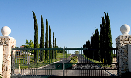 Never Underestimate the Knowledge Inside a Gated Community